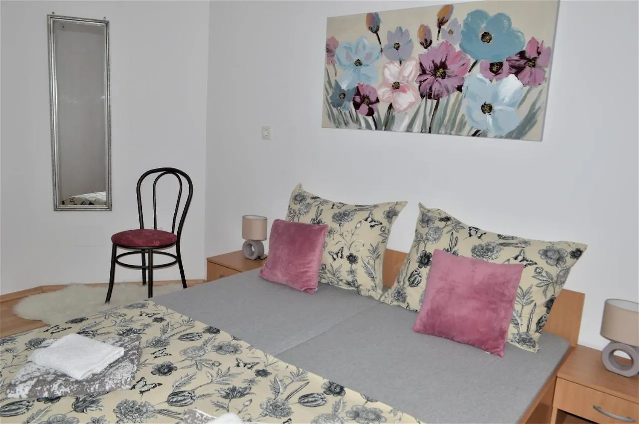 Apartment Apartman Luka Kastela Croatia